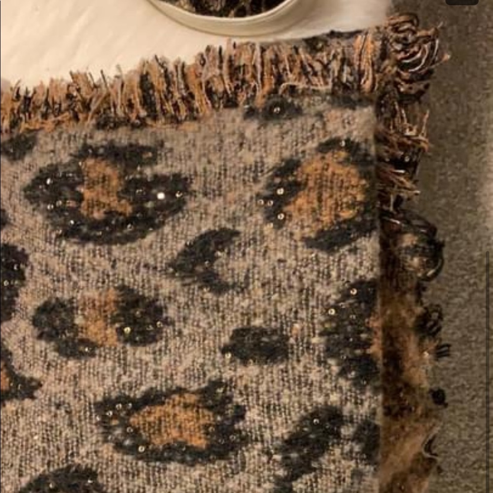 SFC blanket sequin scarf NWOT
